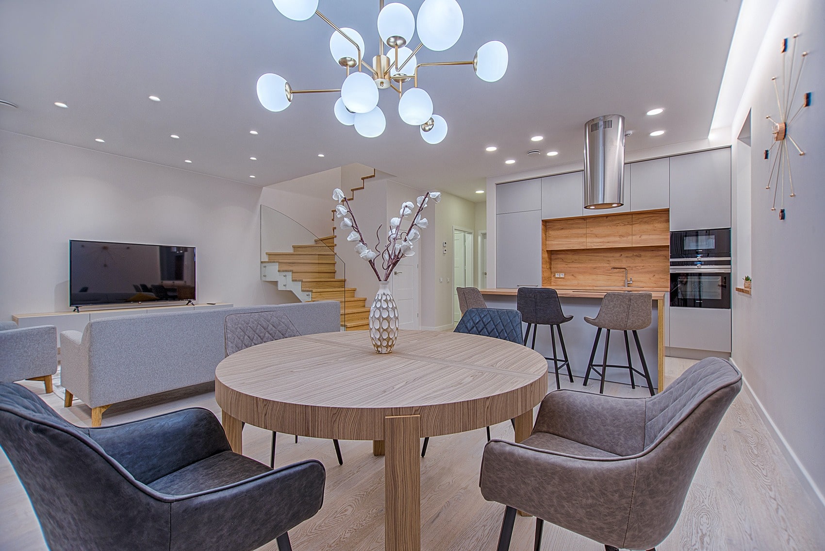 Domestic lighting installation